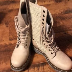 Dr. Martens air waves boots